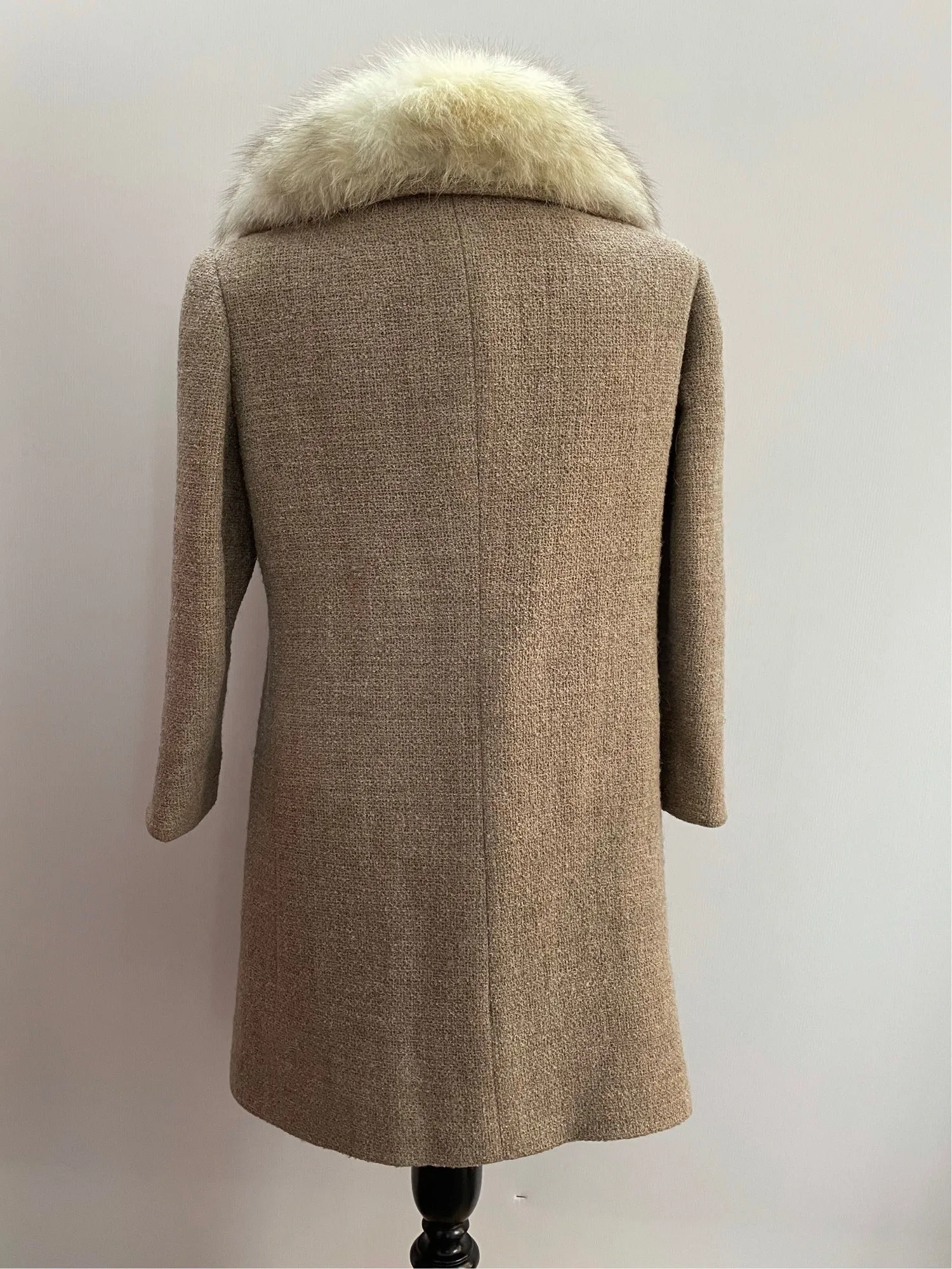 1960s Real Fox Fur Collar Beige Double Breasted Boucle Wool Coat By Jaeger - Size 10