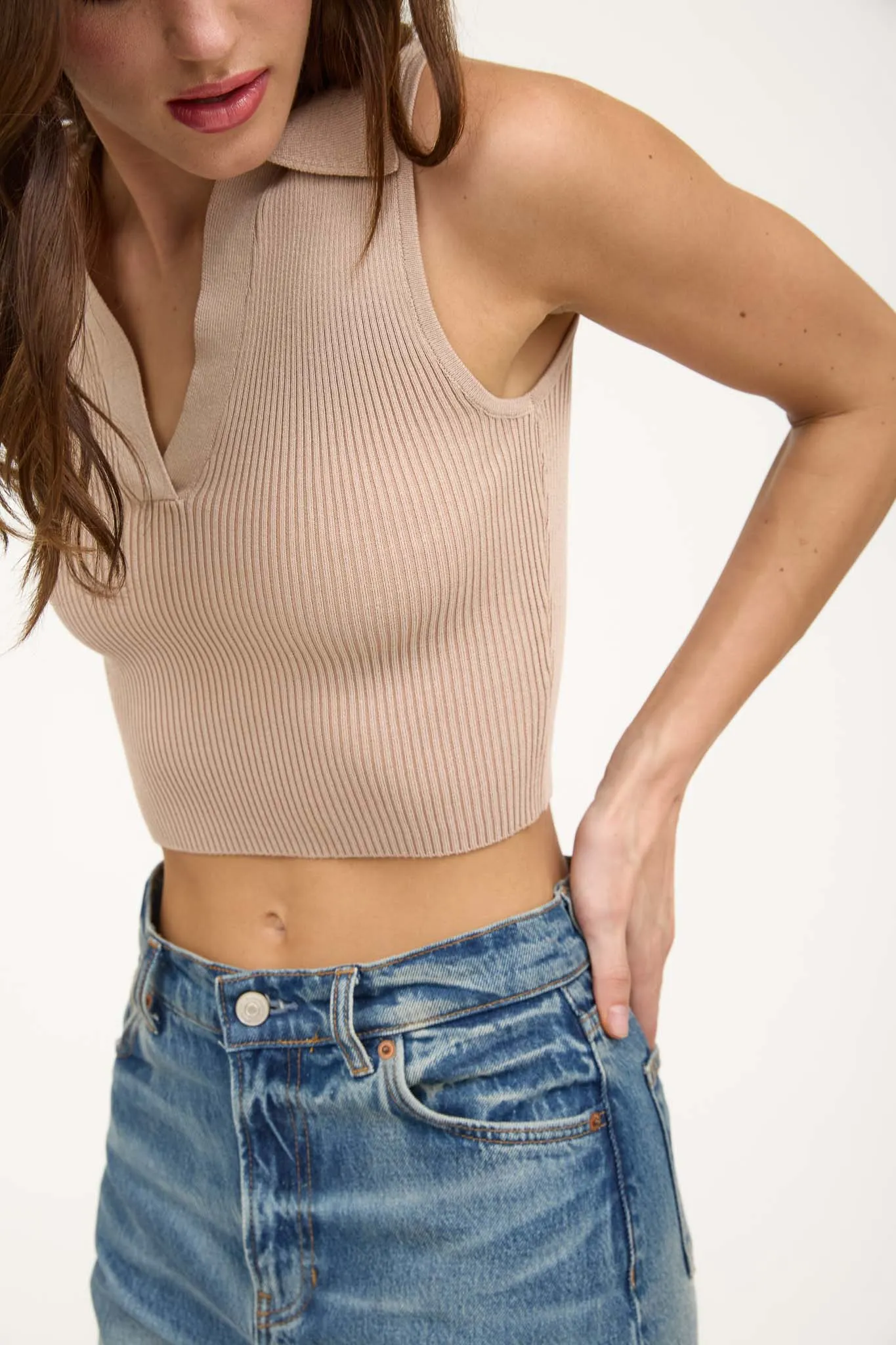 COLLARED SLEEVELESS SWEATER KNIT CROP TOP