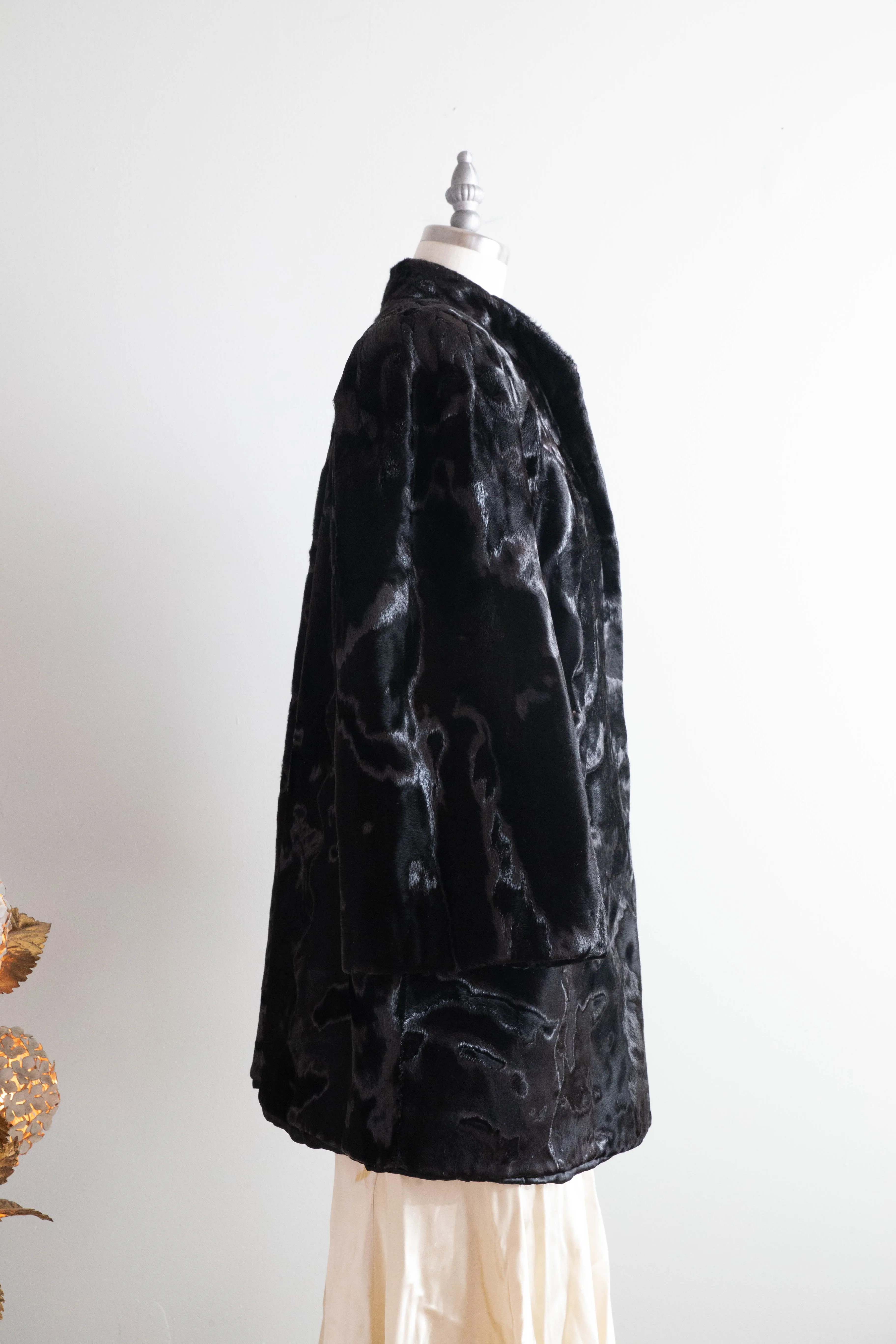 Dramatic 1940's Glossy Obsidian Black Fur Swing Coat With Pockets / SM