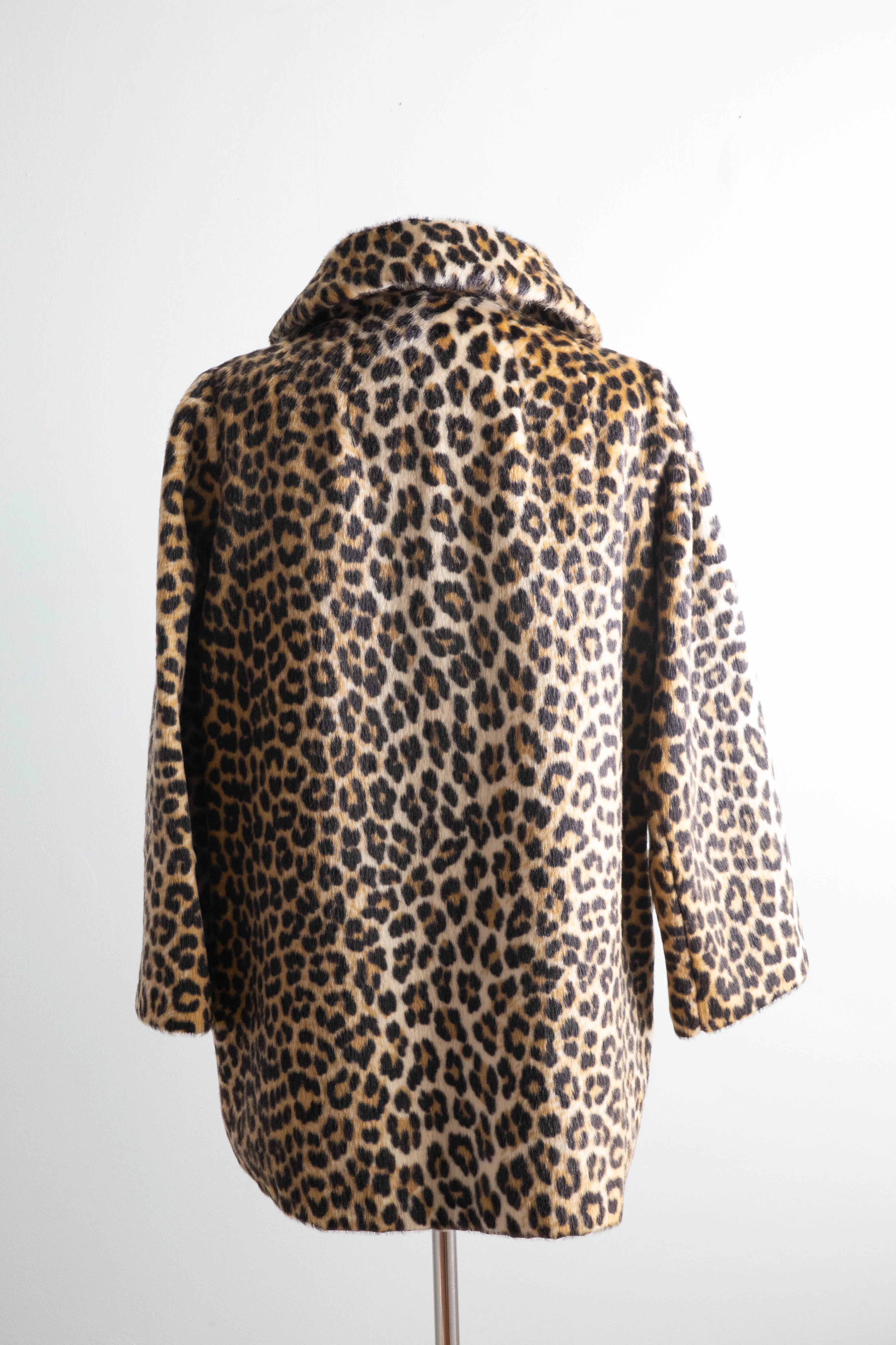Glamorous 1960's Leopard Print Faux Fur Coat By Sportowne / Medium