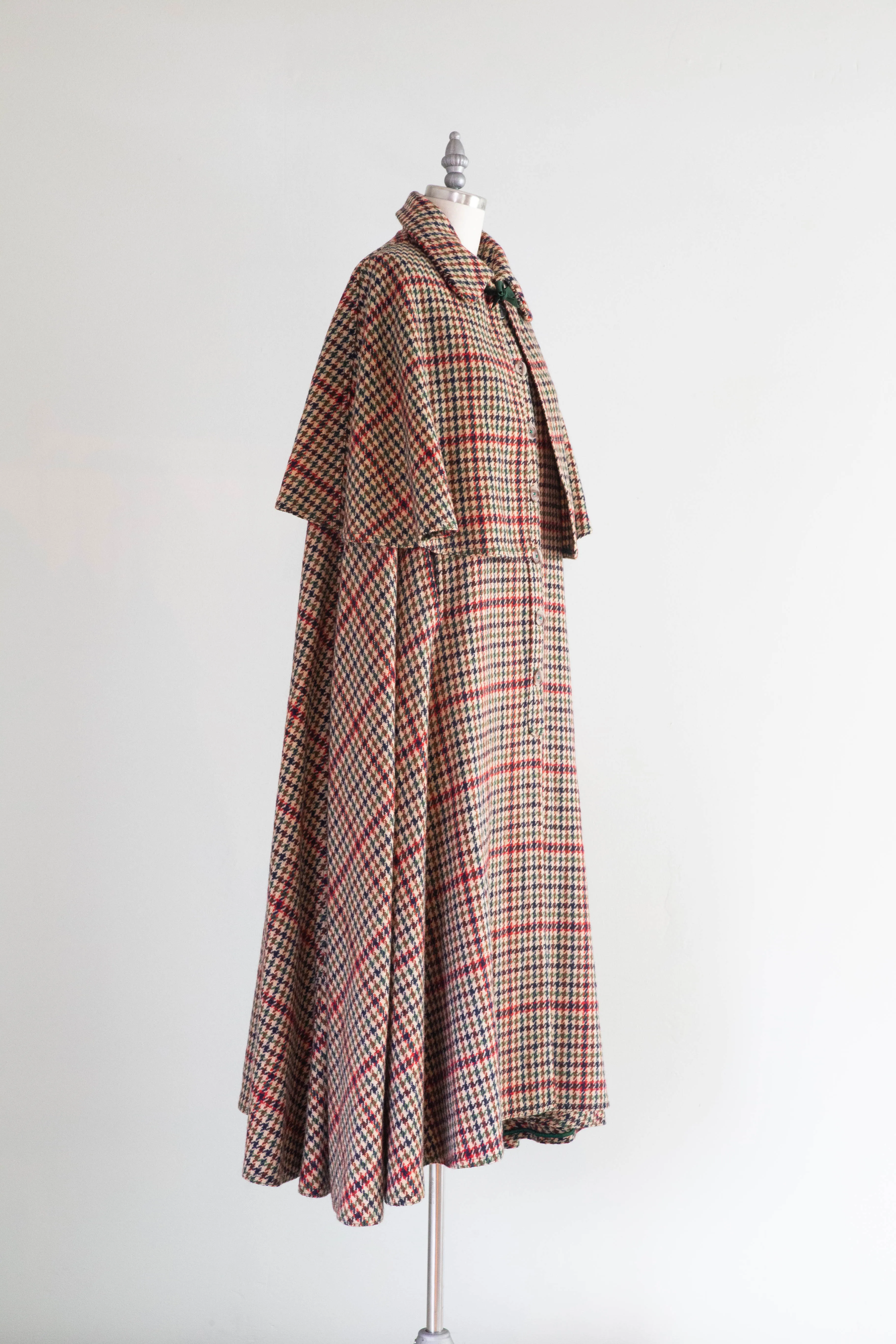 Vintage 1930's Wool Houndstooth Sherlock Cape With Additional Capelet / SM