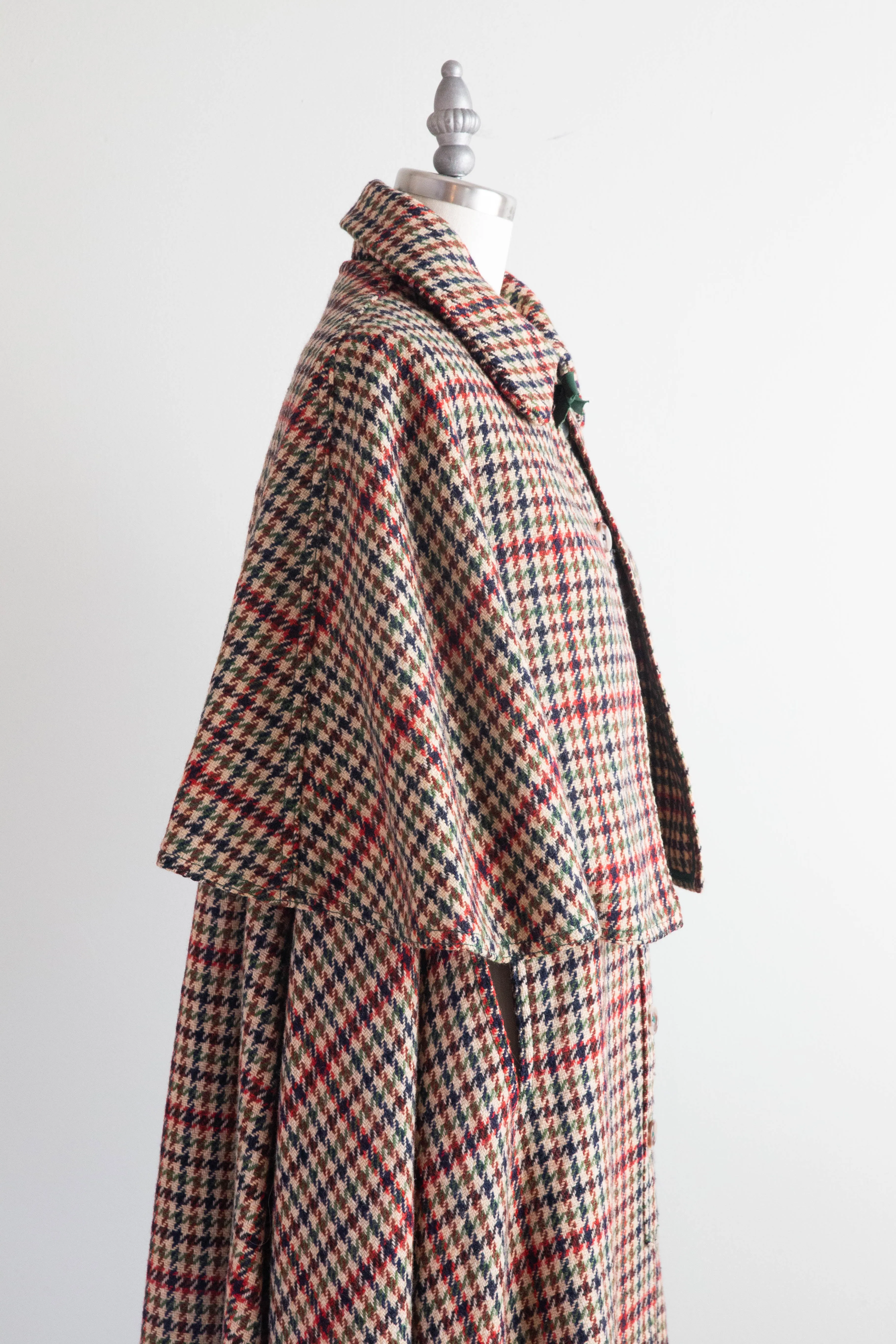 Vintage 1930's Wool Houndstooth Sherlock Cape With Additional Capelet / SM
