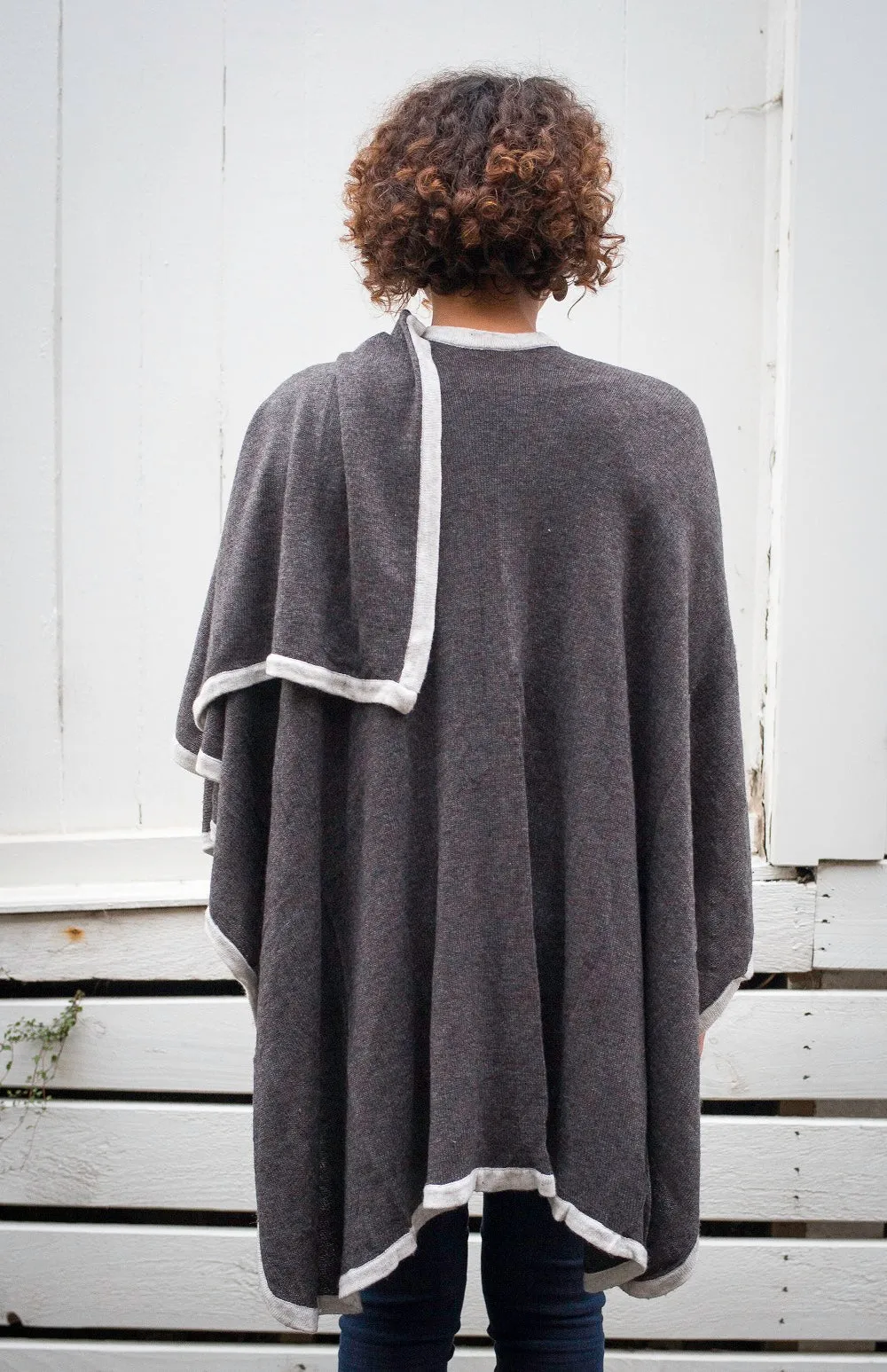 Zoé Cape W