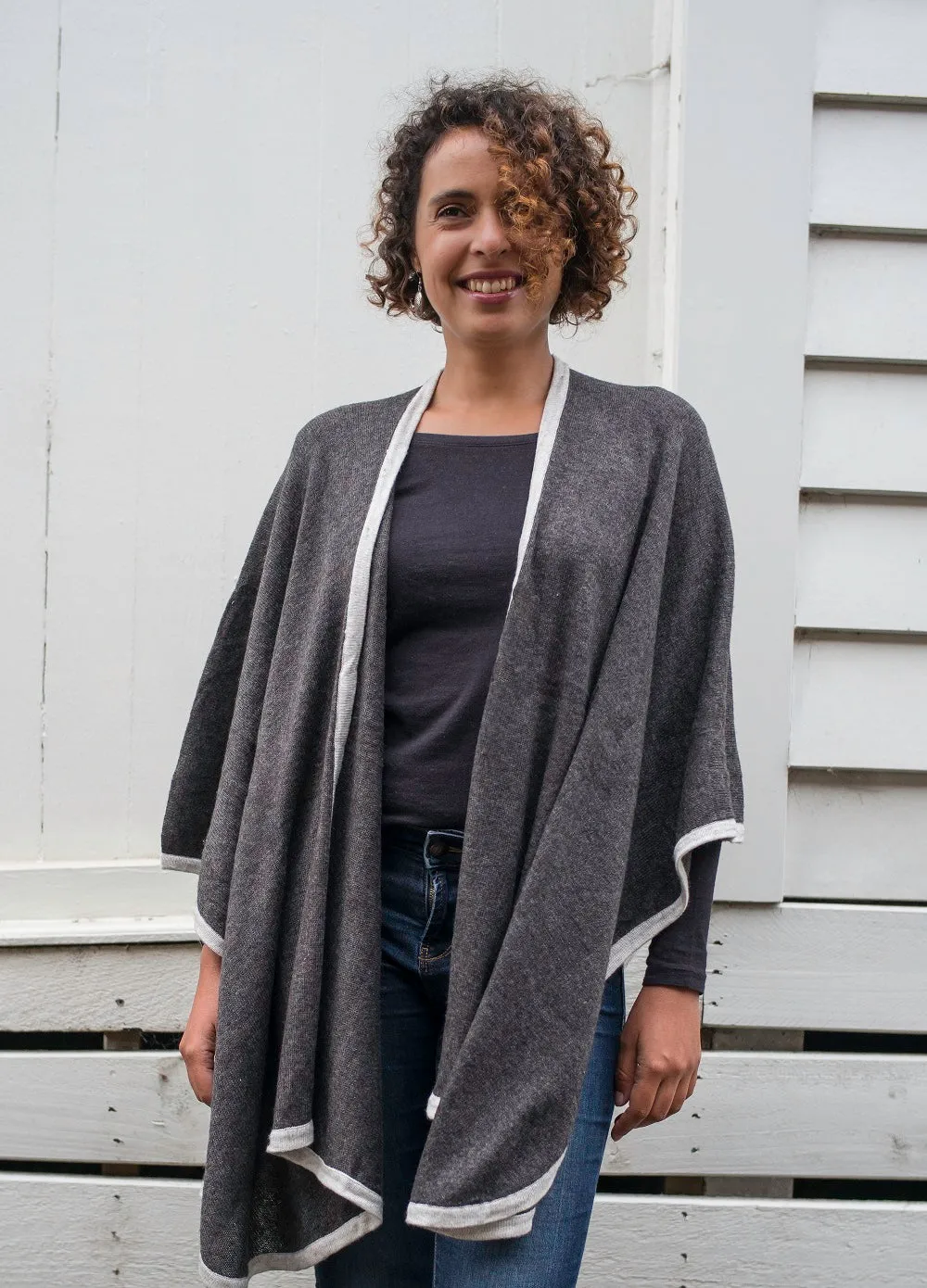 Zoé Cape W