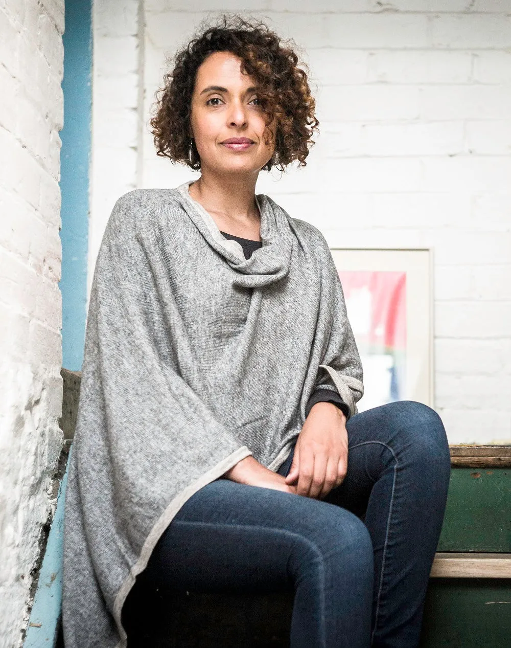 Zoé Cape W